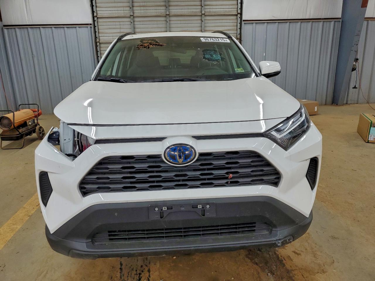 2024 TOYOTA RAV4 XLE photo 5