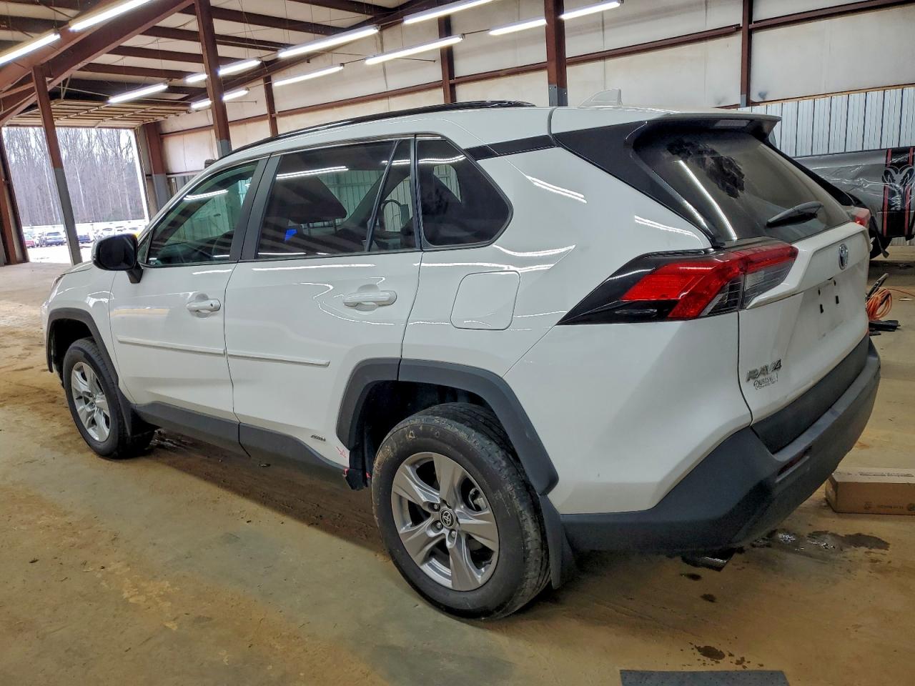 2024 TOYOTA RAV4 XLE photo 2
