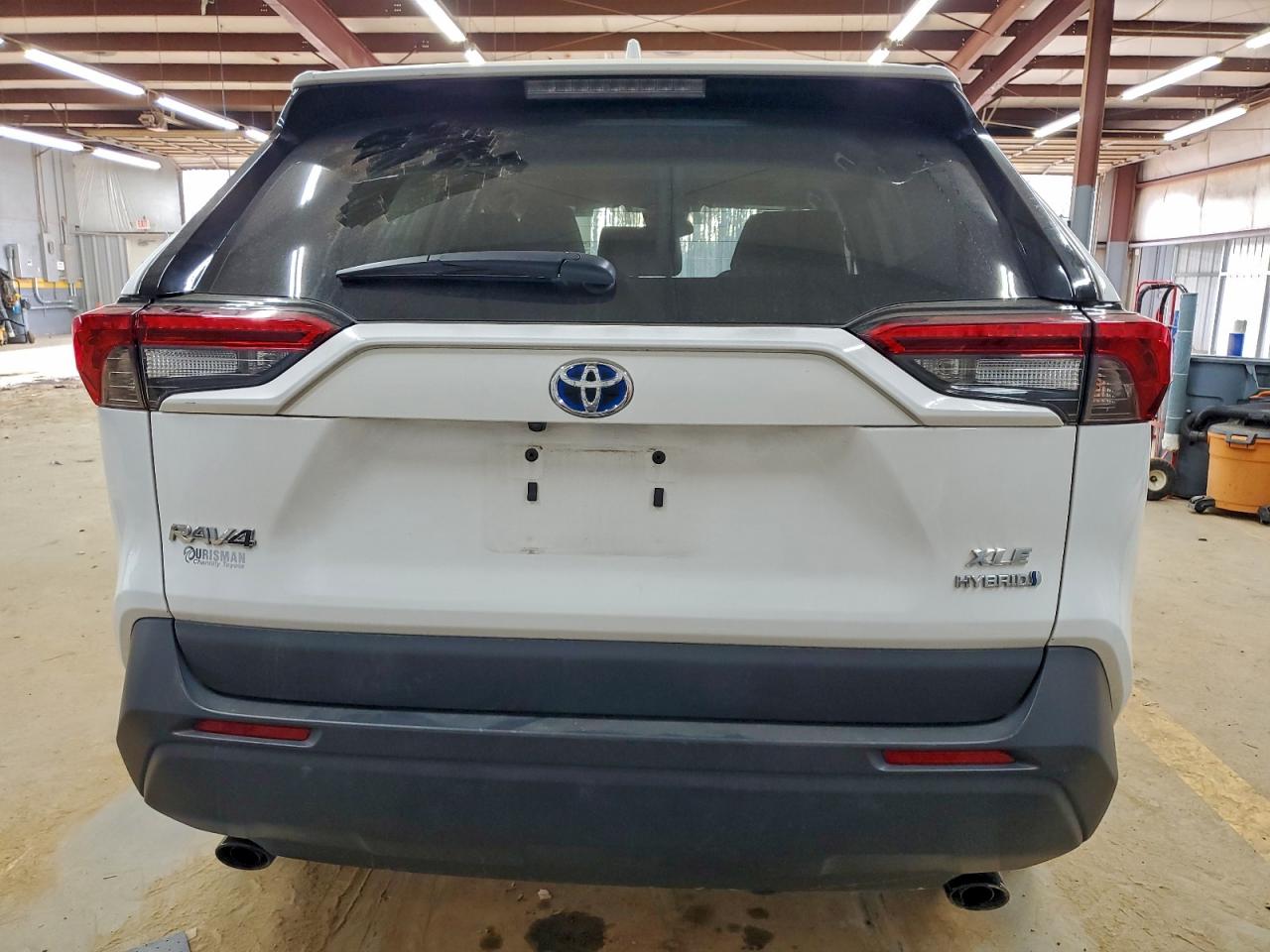 2024 TOYOTA RAV4 XLE photo 6