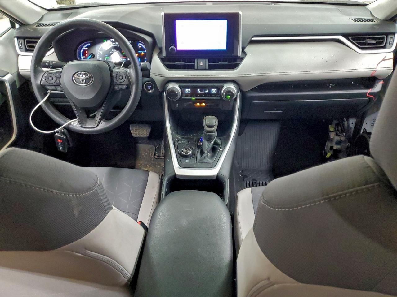 2024 TOYOTA RAV4 XLE photo 8
