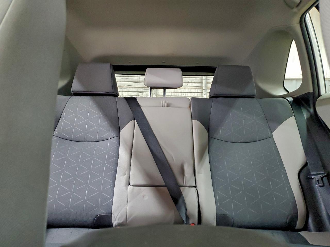 2024 TOYOTA RAV4 XLE photo 10