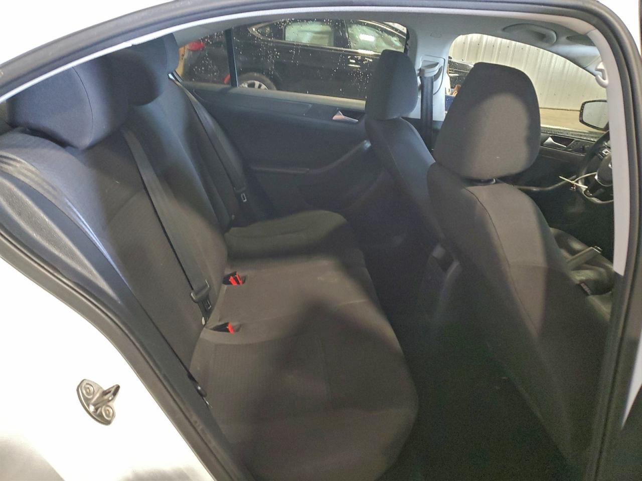2015 VOLKSWAGEN JETTA BASE photo 10