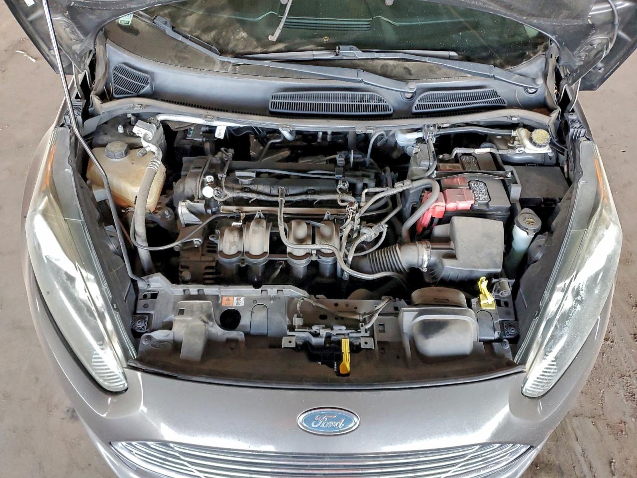 2015 FORD FIESTA SE photo 11