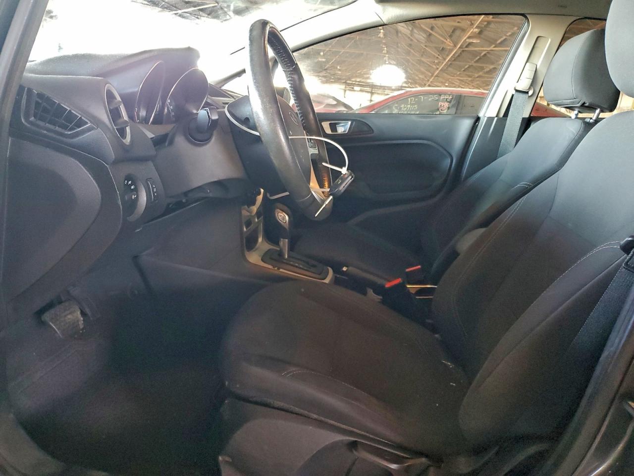 2015 FORD FIESTA SE photo 7