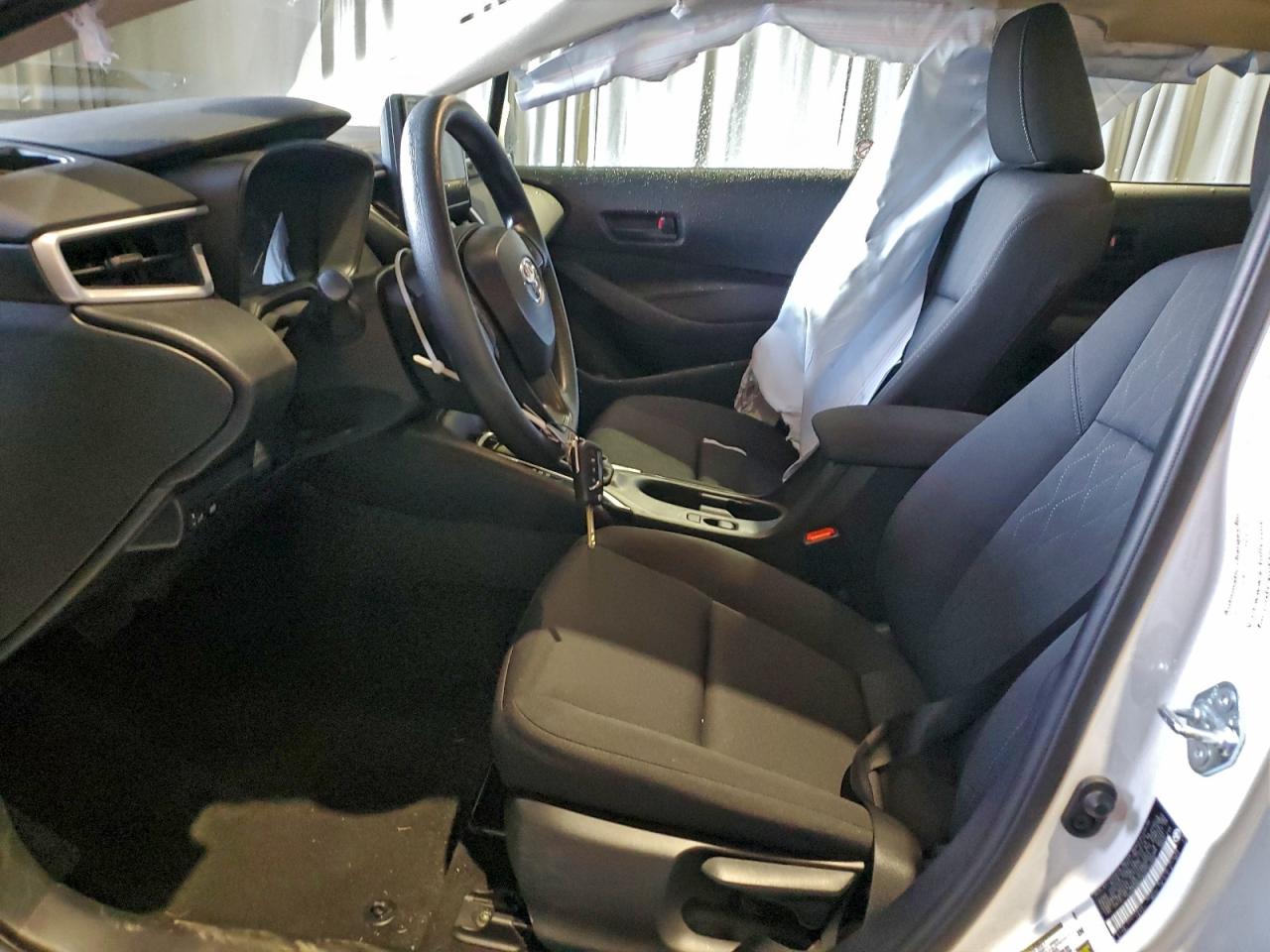 2025 TOYOTA COROLLA LE photo 7