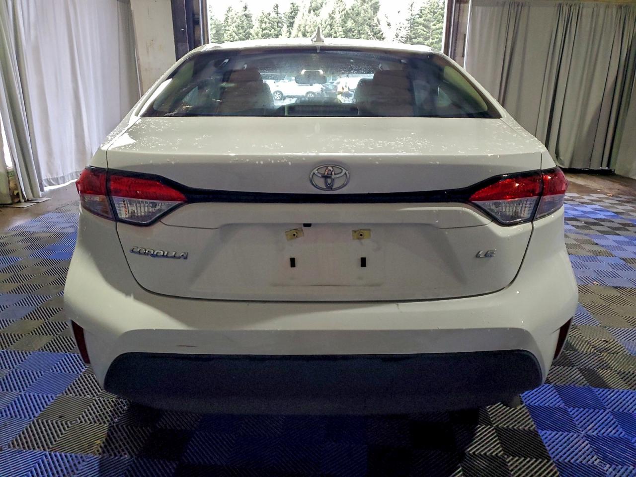 2025 TOYOTA COROLLA LE photo 6
