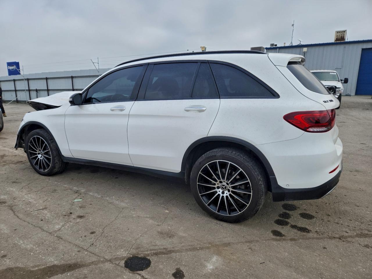 2021 MERCEDES-BENZ GLC 300 photo 2