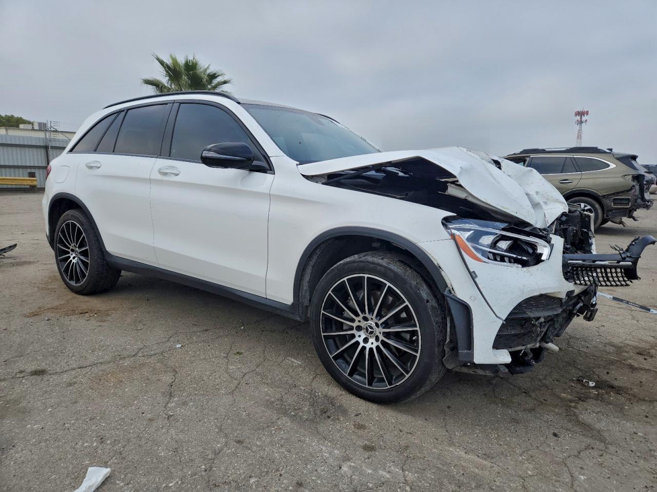 2021 MERCEDES-BENZ GLC 300 photo 4