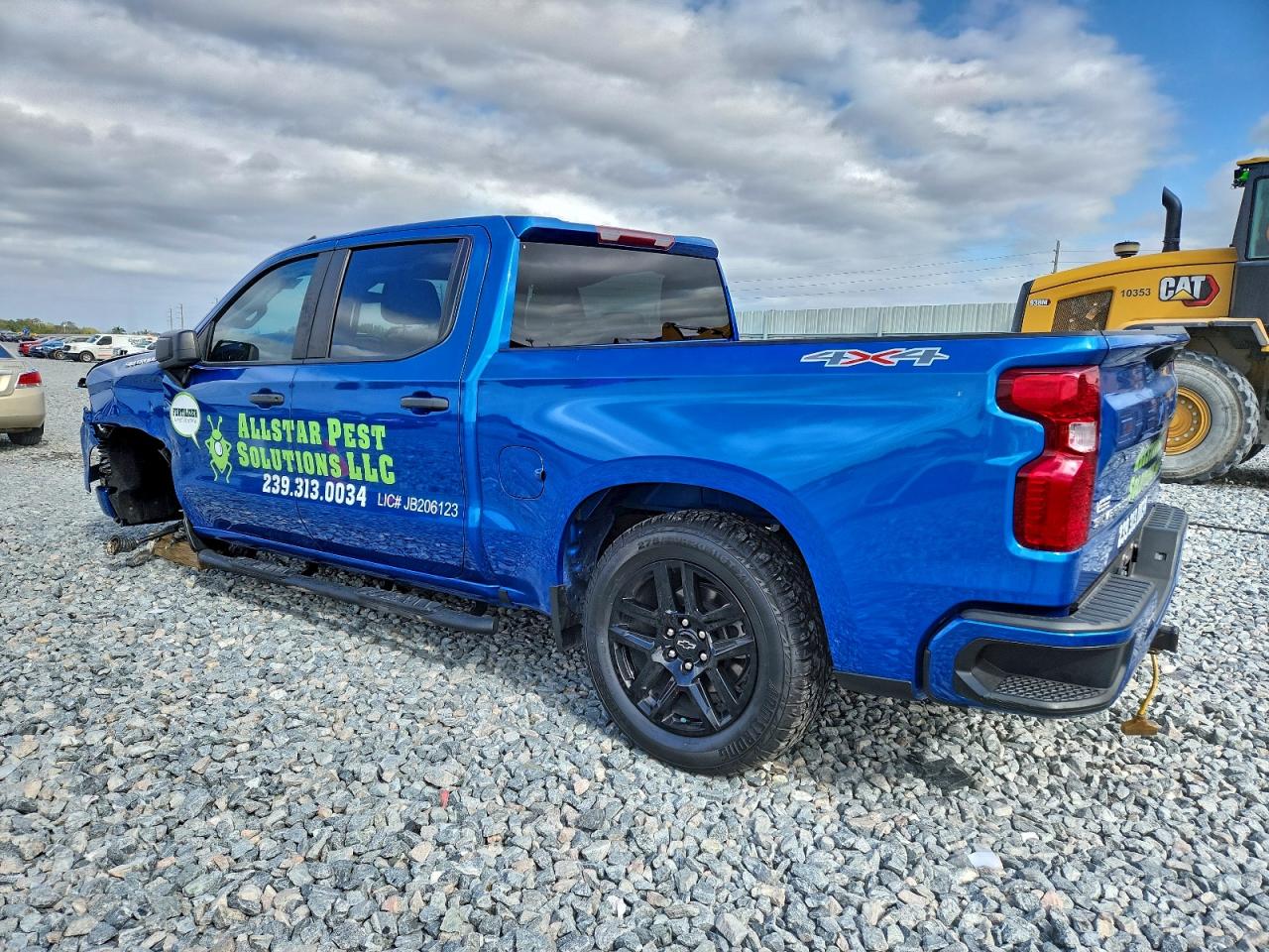 2023 CHEVROLET SILVERADO K1500 CUSTOM photo 2