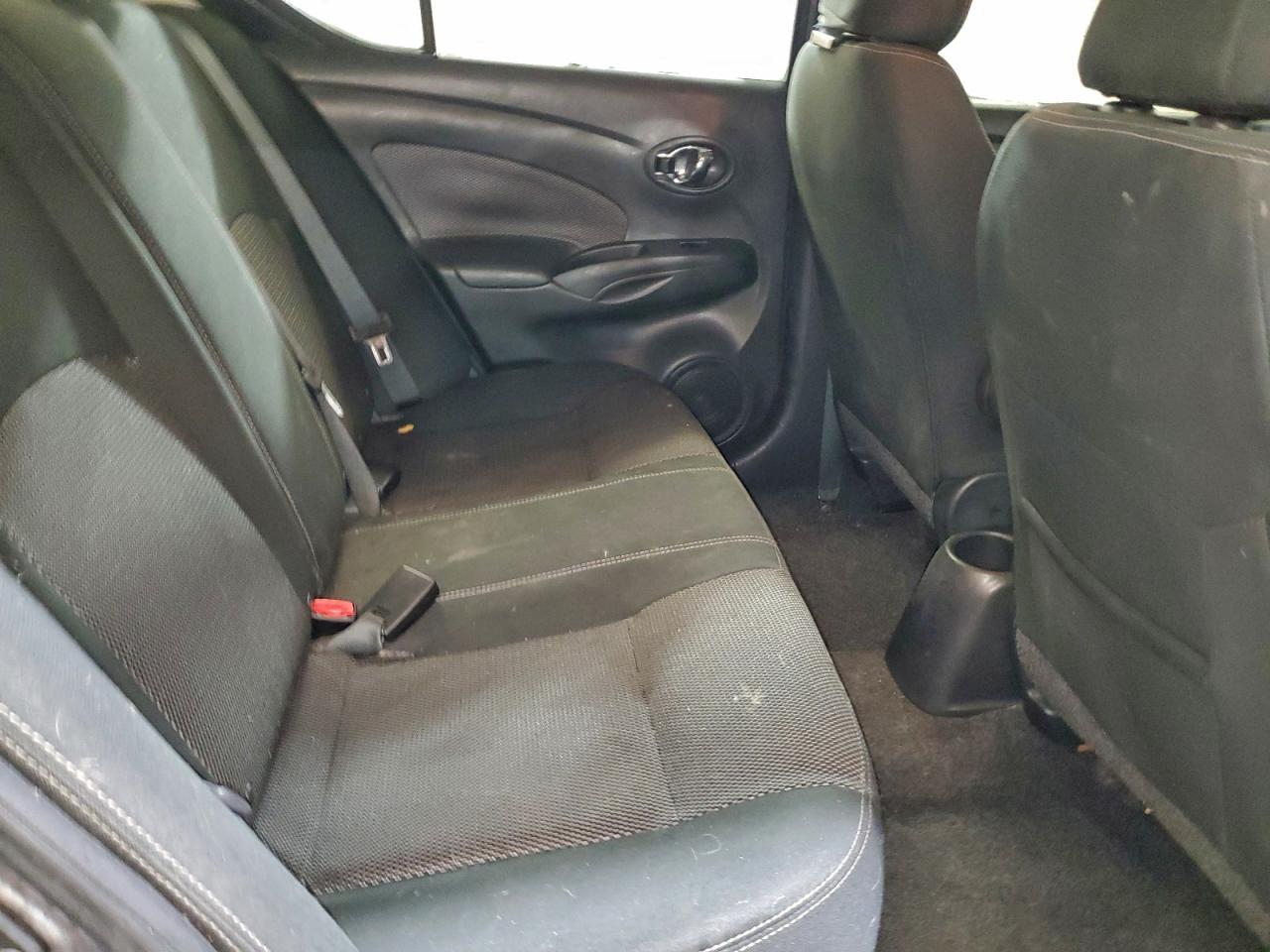 2019 NISSAN VERSA S photo 10