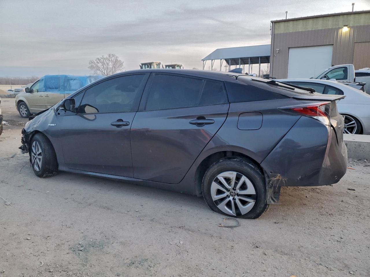2018 TOYOTA PRIUS photo 2