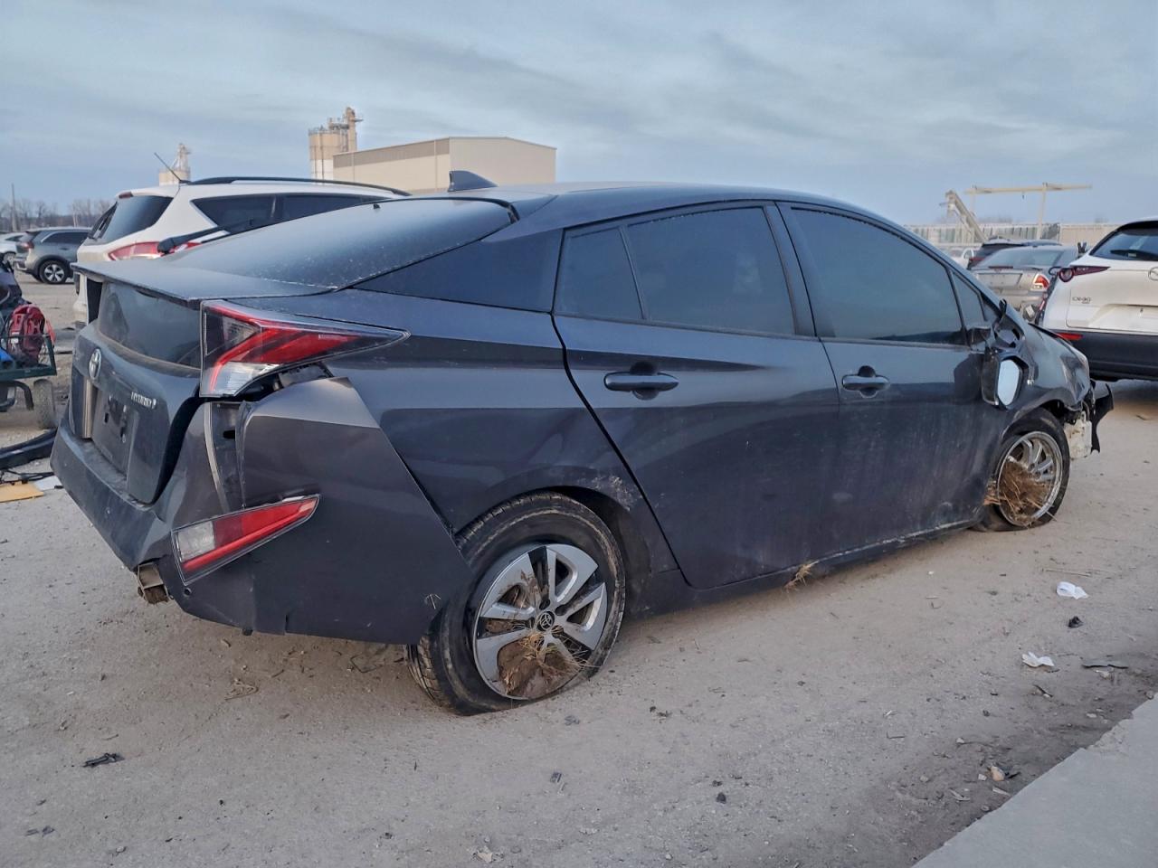 2018 TOYOTA PRIUS photo 3