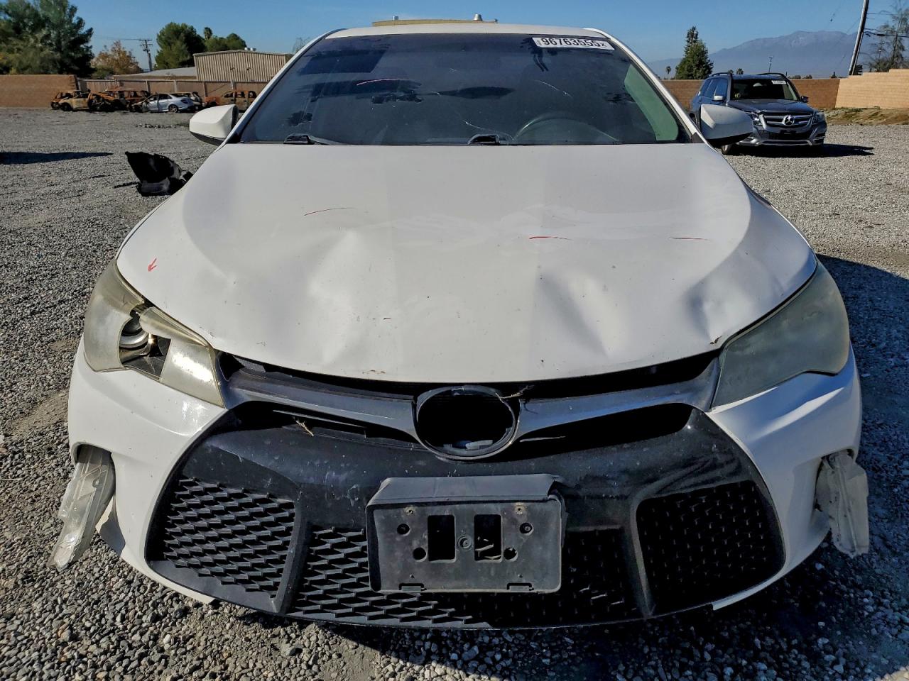 2016 TOYOTA CAMRY LE photo 5