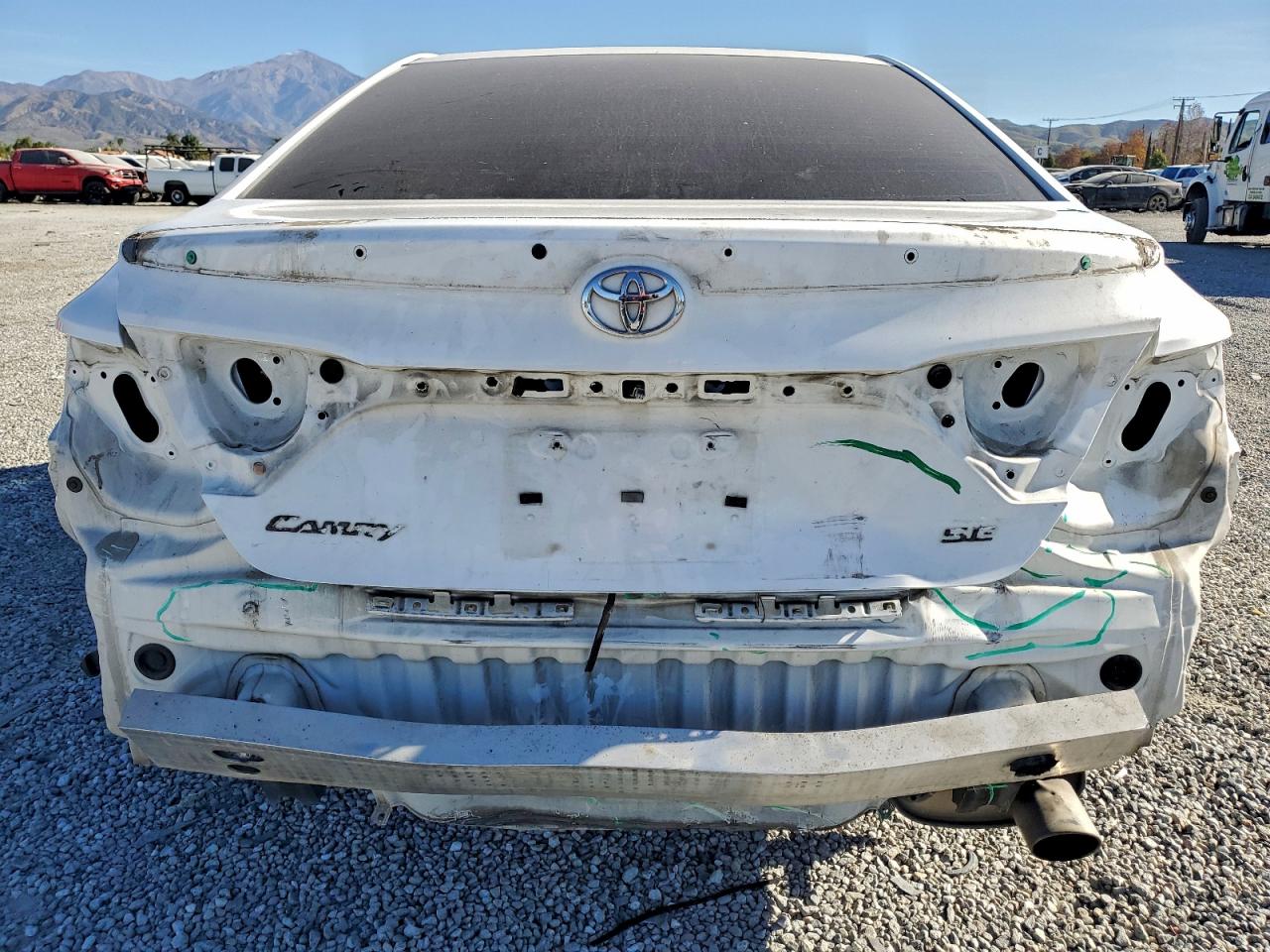 2016 TOYOTA CAMRY LE photo 6
