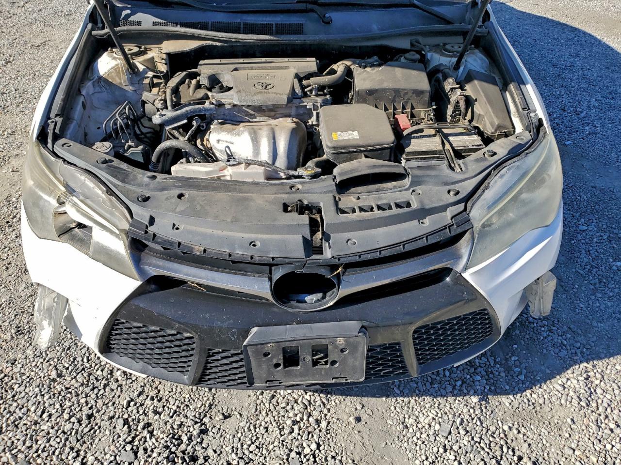 2016 TOYOTA CAMRY LE photo 11
