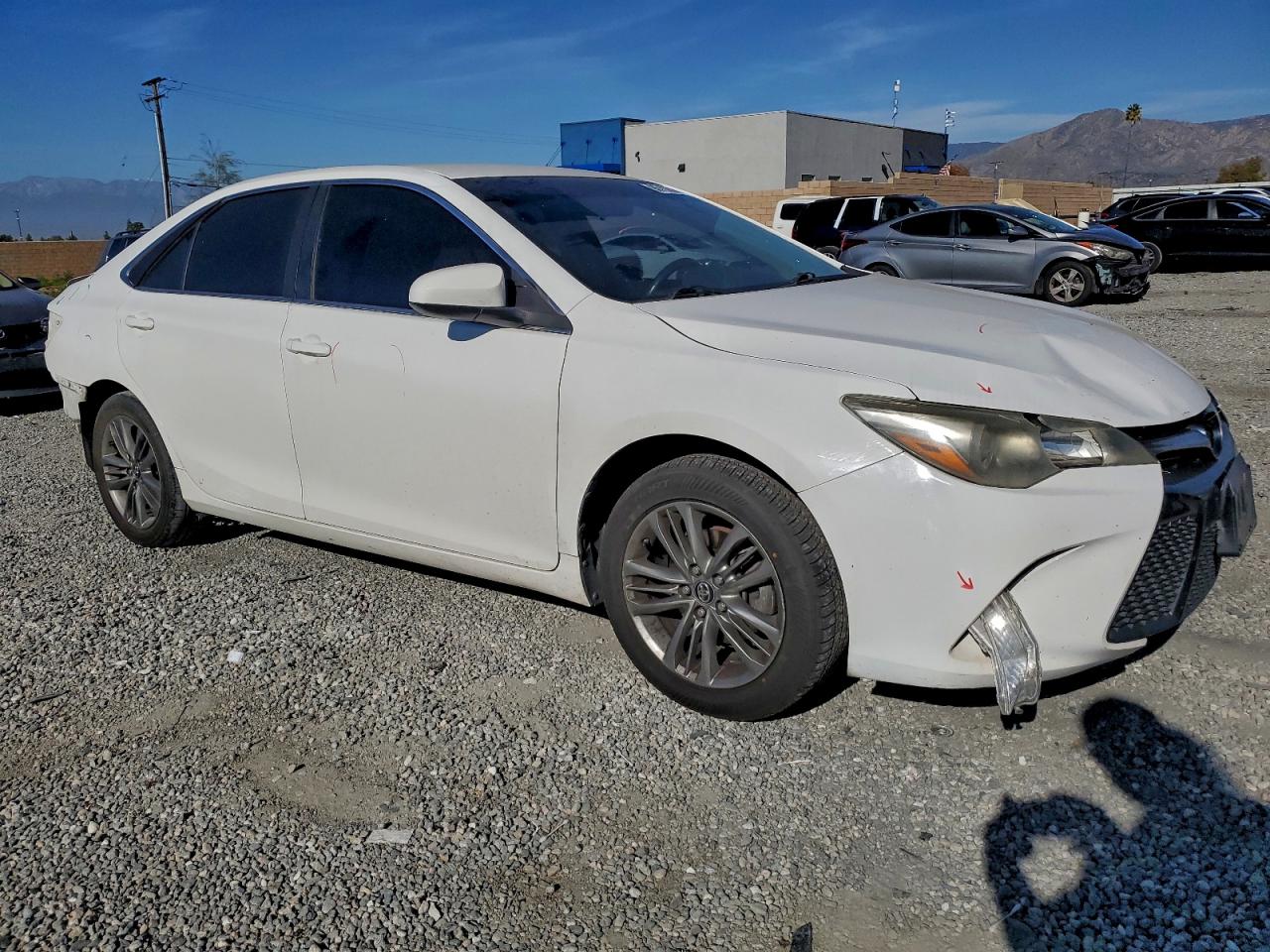 2016 TOYOTA CAMRY LE photo 4