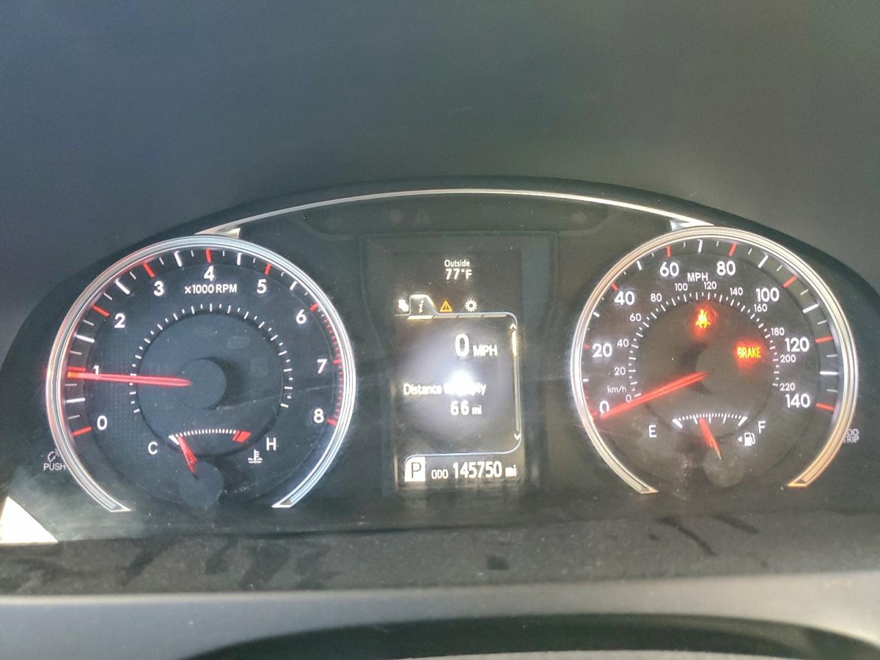 2016 TOYOTA CAMRY LE photo 9
