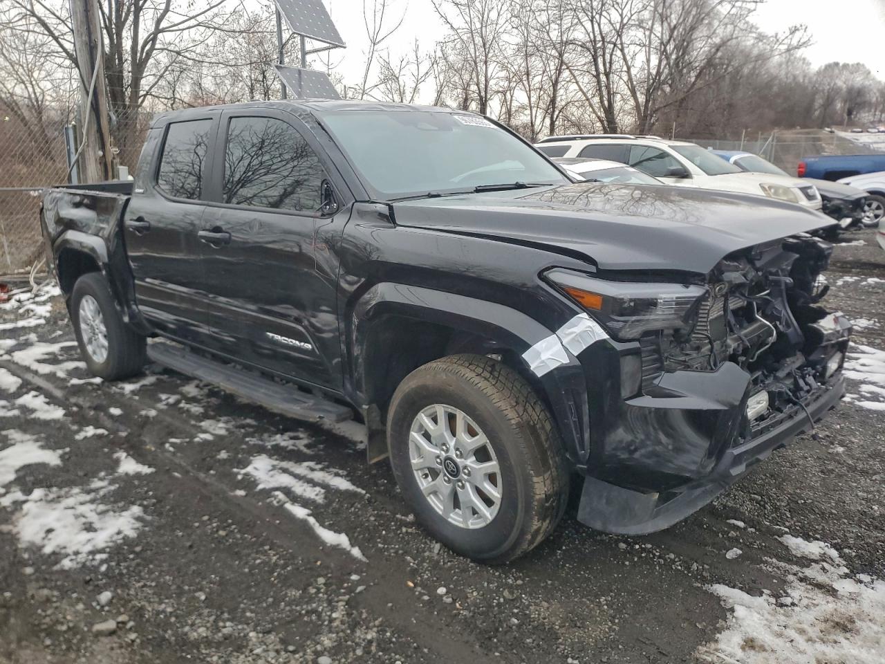 2024 TOYOTA TACOMA DOUBLE CAB photo 4