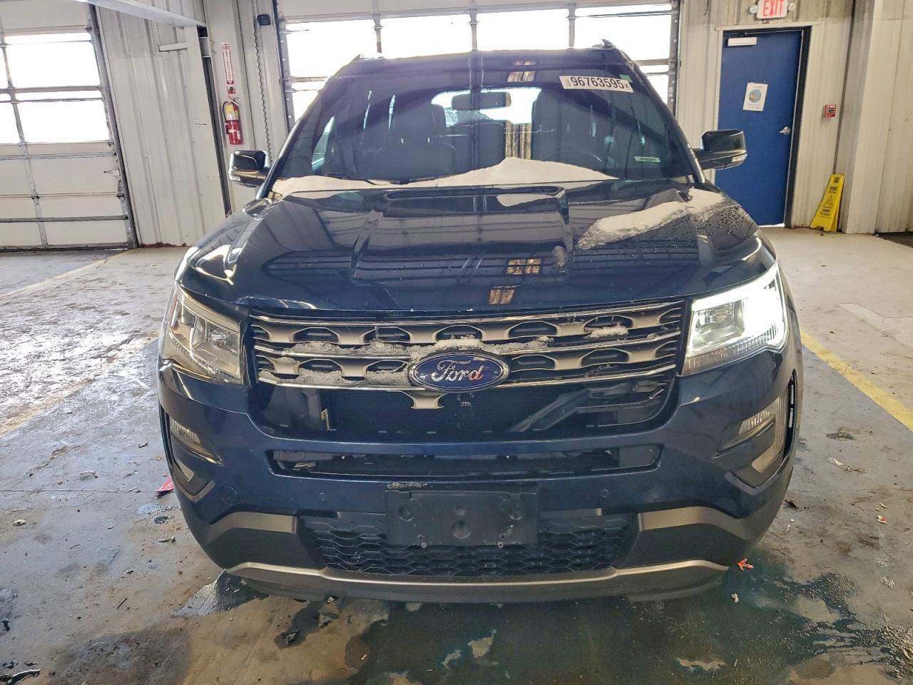 2017 FORD EXPLORER XLT photo 5