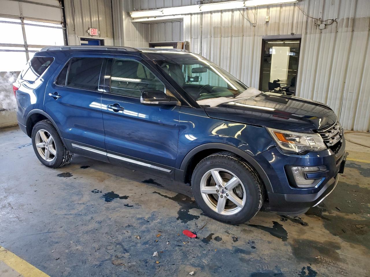 2017 FORD EXPLORER XLT photo 4
