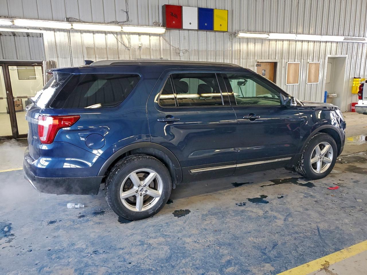 2017 FORD EXPLORER XLT photo 3