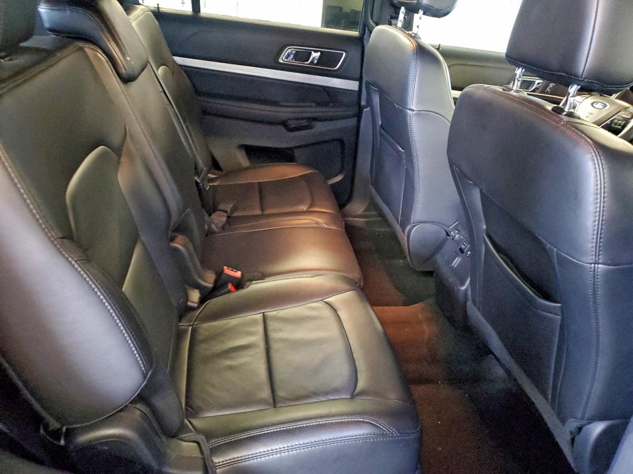 2017 FORD EXPLORER XLT photo 11