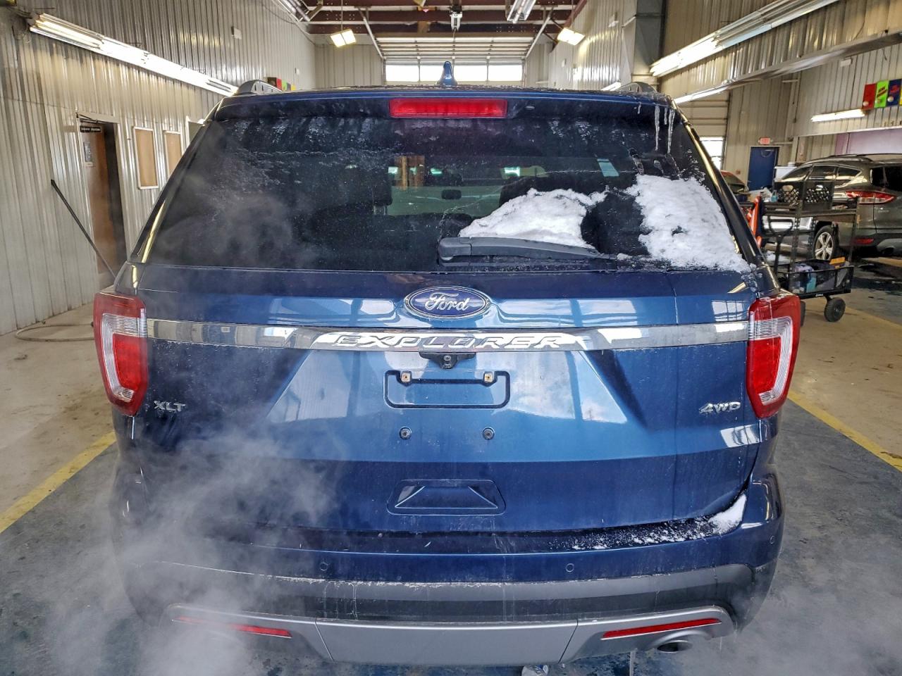 2017 FORD EXPLORER XLT photo 6