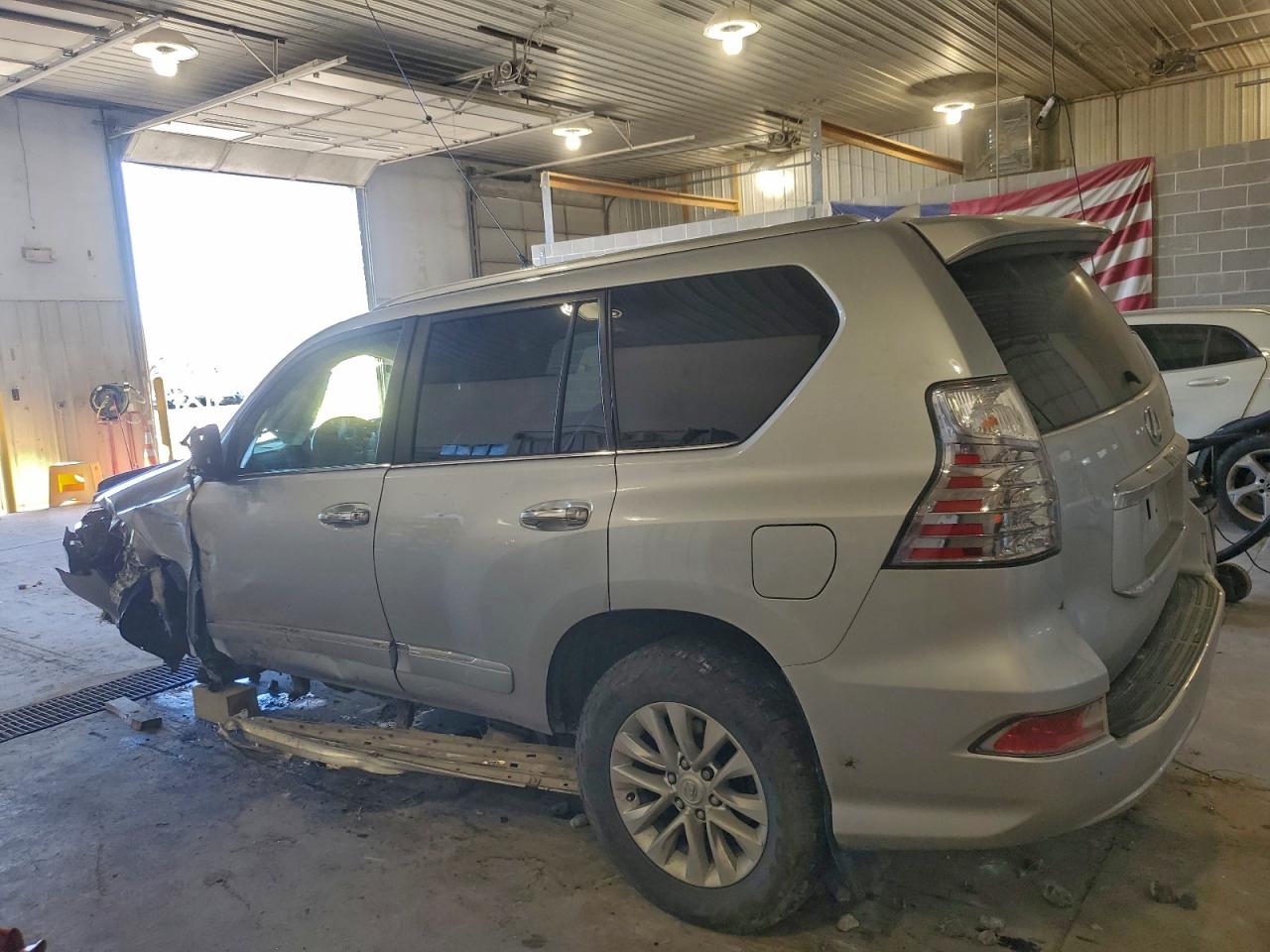 2016 LEXUS GX 460 photo 2