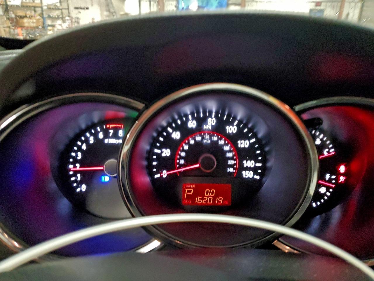 2011 KIA SORENTO LX photo 17