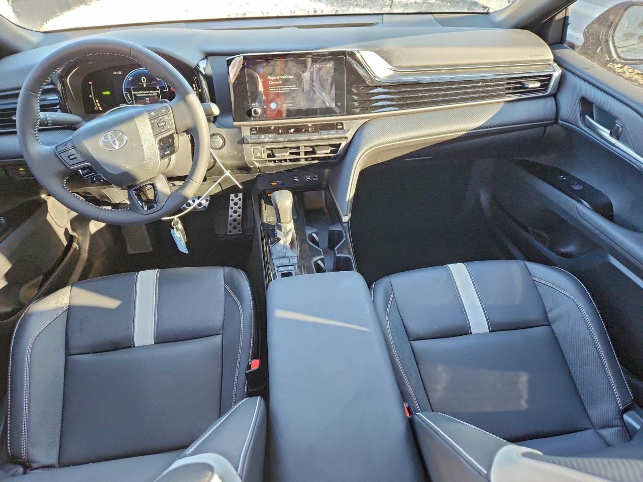 2025 TOYOTA CAMRY XSE photo 8
