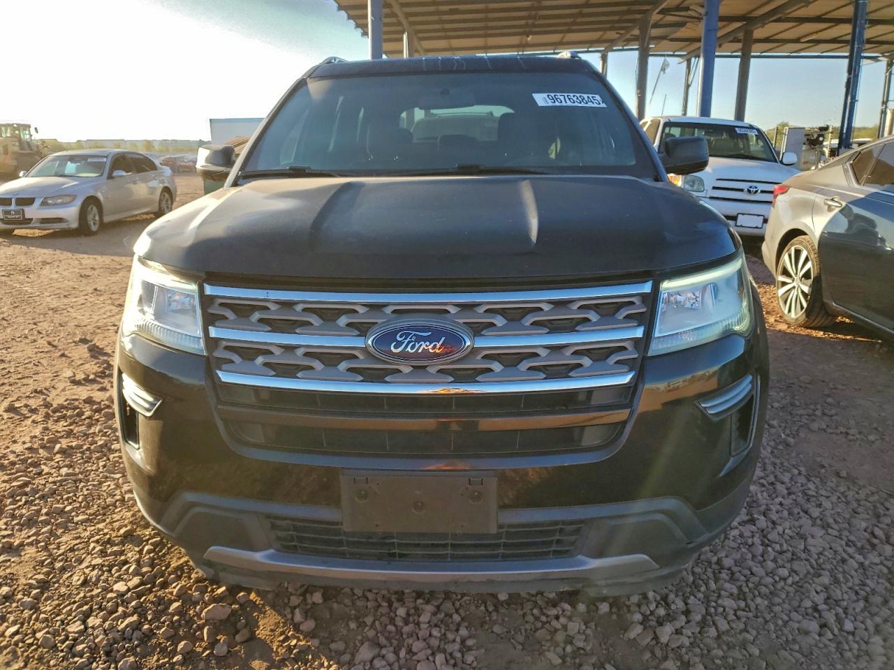 2018 FORD EXPLORER XLT photo 5