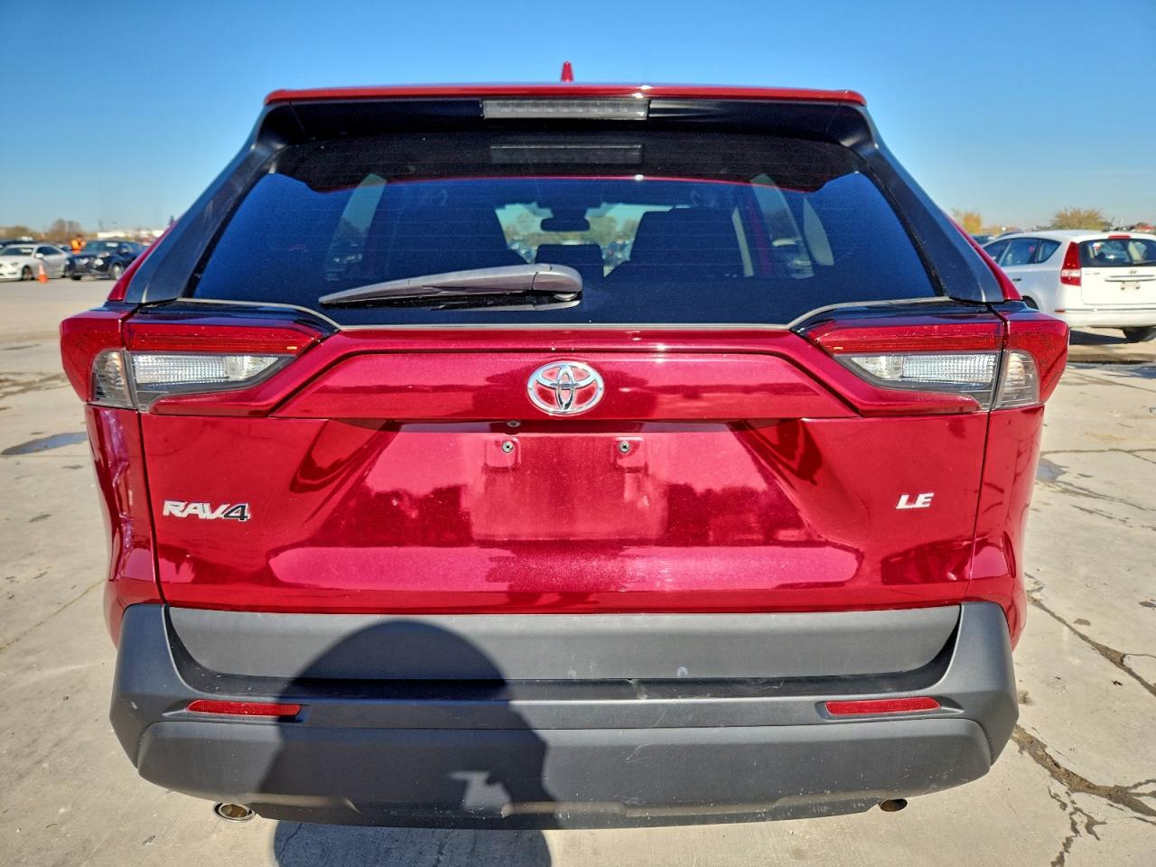 2021 TOYOTA RAV4 LE photo 6