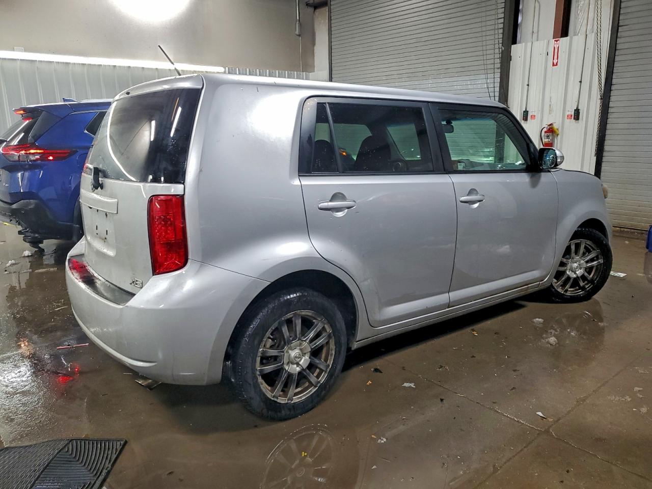 2008 TOYOTA SCION XB photo 3