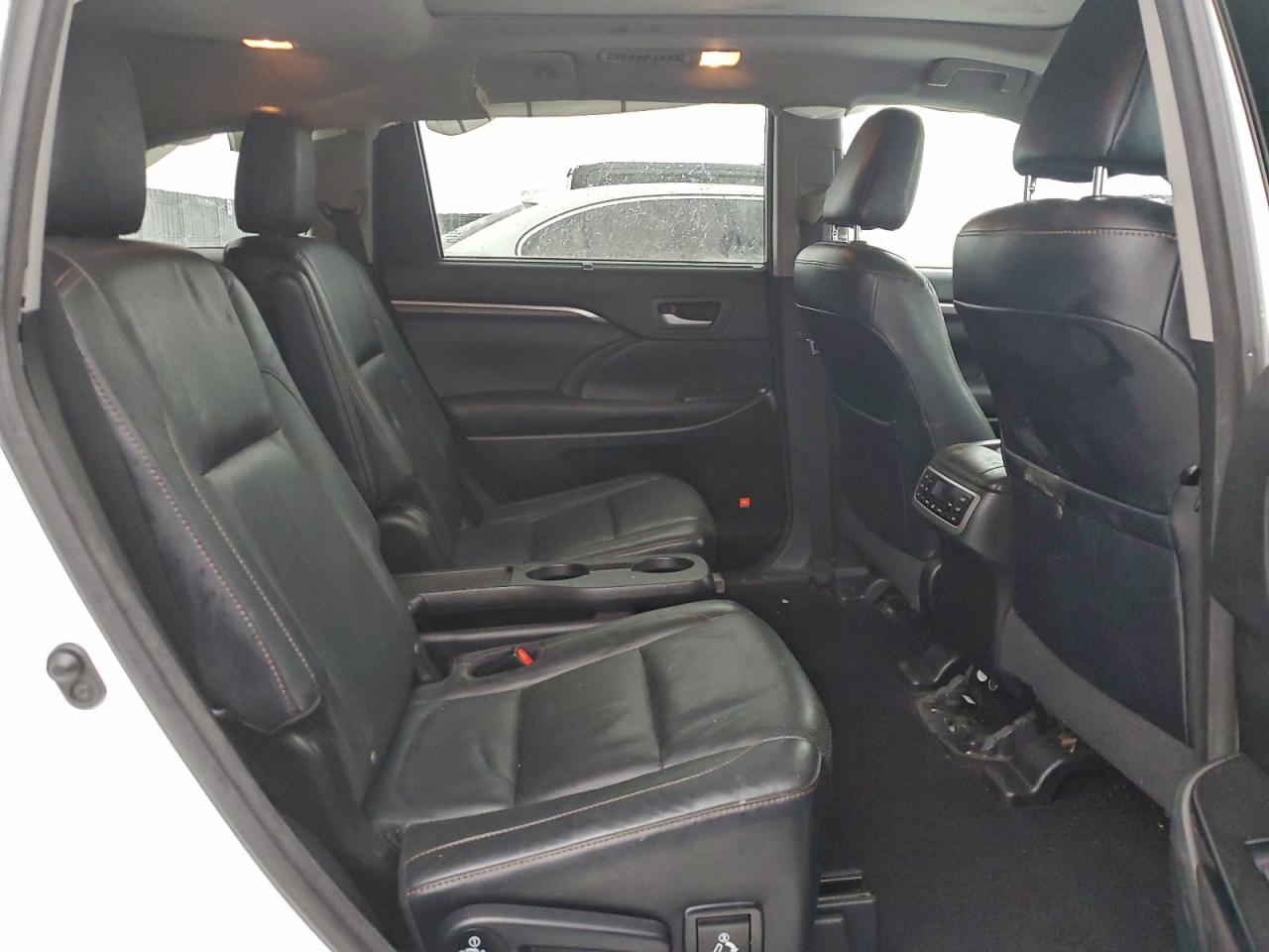 2016 TOYOTA HIGHLANDER LIMITED photo 11