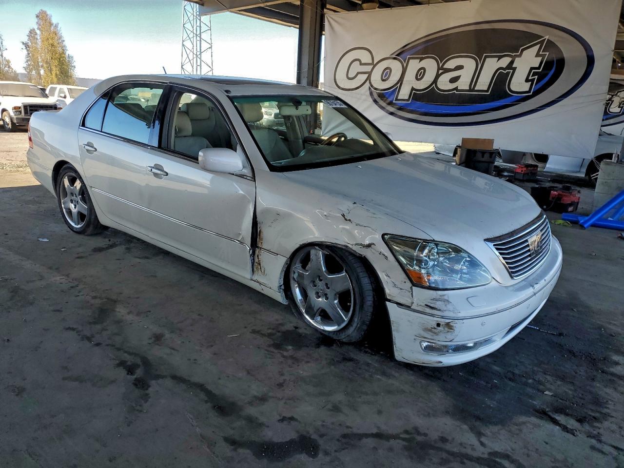 2005 LEXUS LS 430 photo 4