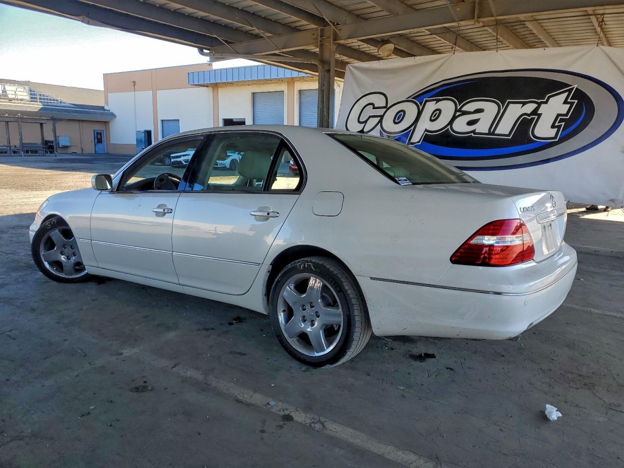 2005 LEXUS LS 430 photo 2