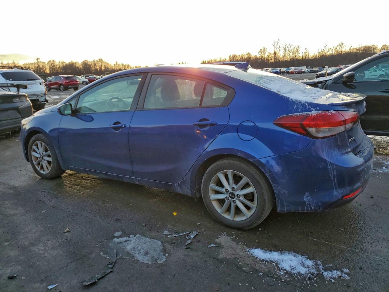 2017 KIA FORTE LX photo 2
