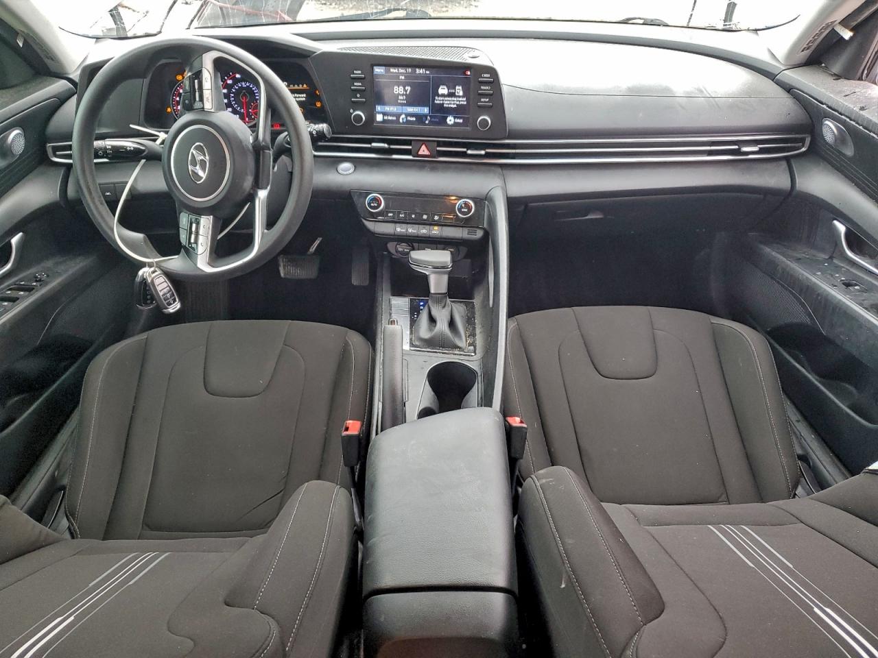 2022 HYUNDAI ELANTRA SEL photo 8