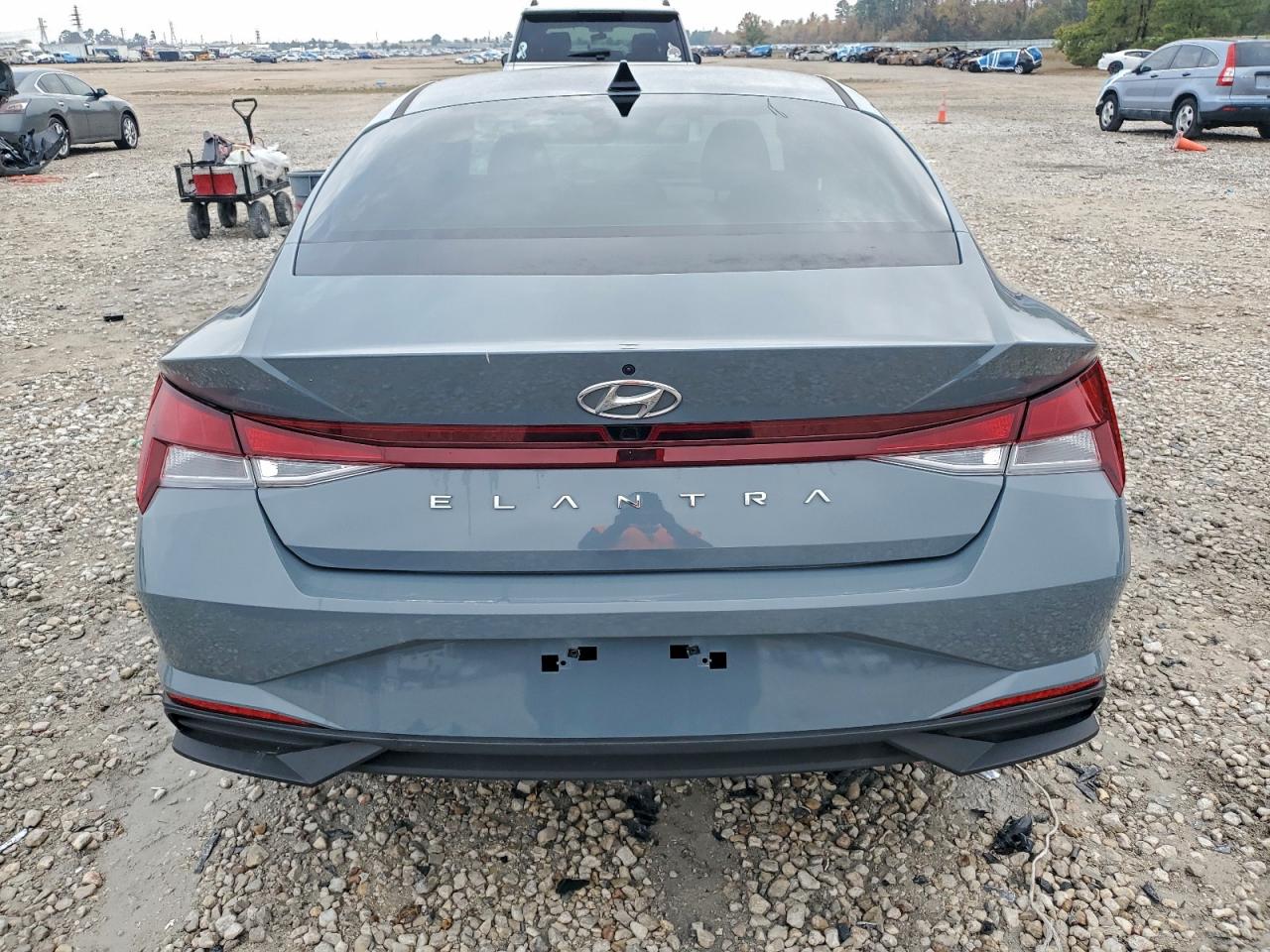 2022 HYUNDAI ELANTRA SEL photo 6