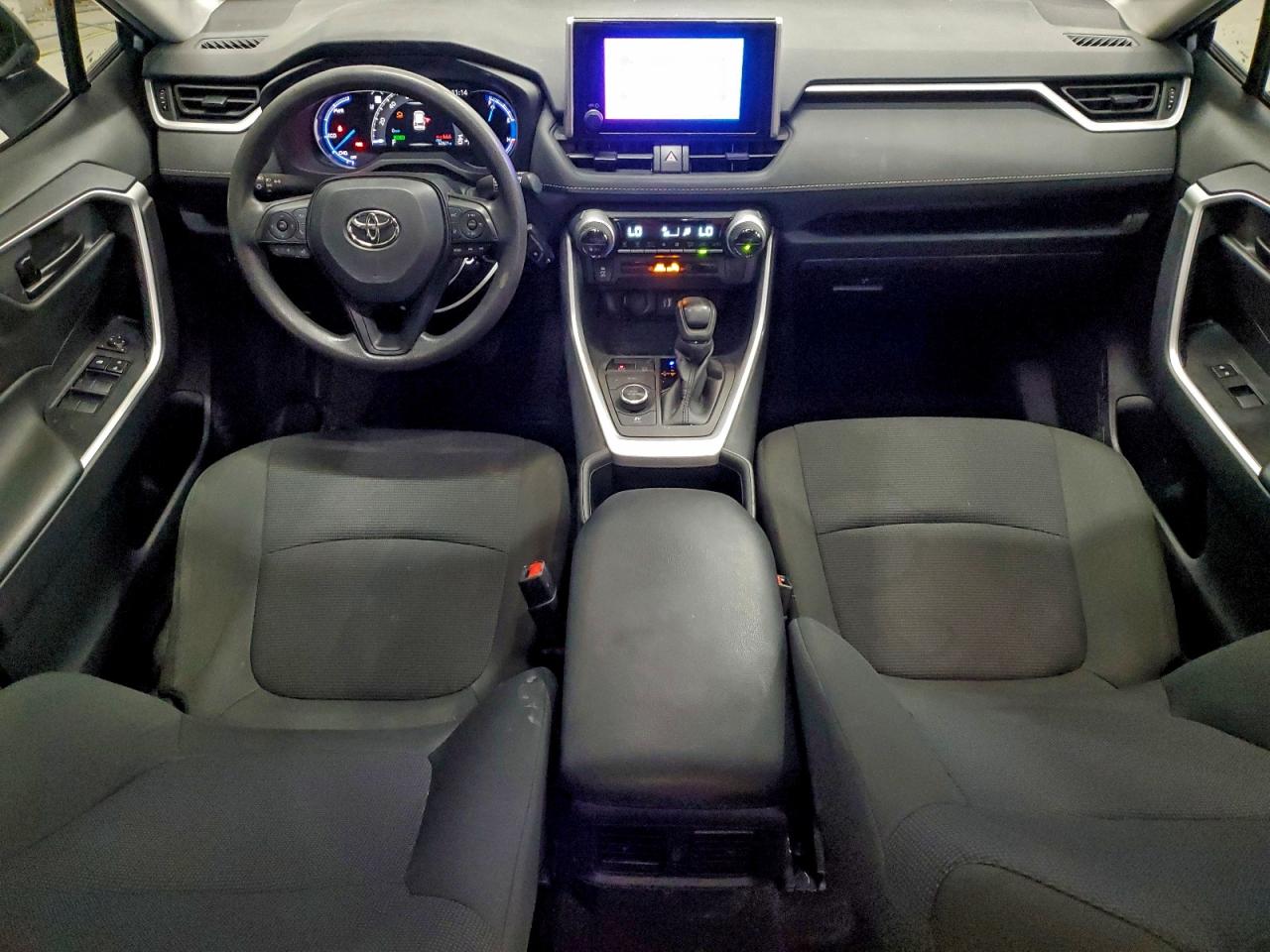 2024 TOYOTA RAV4 LE photo 8