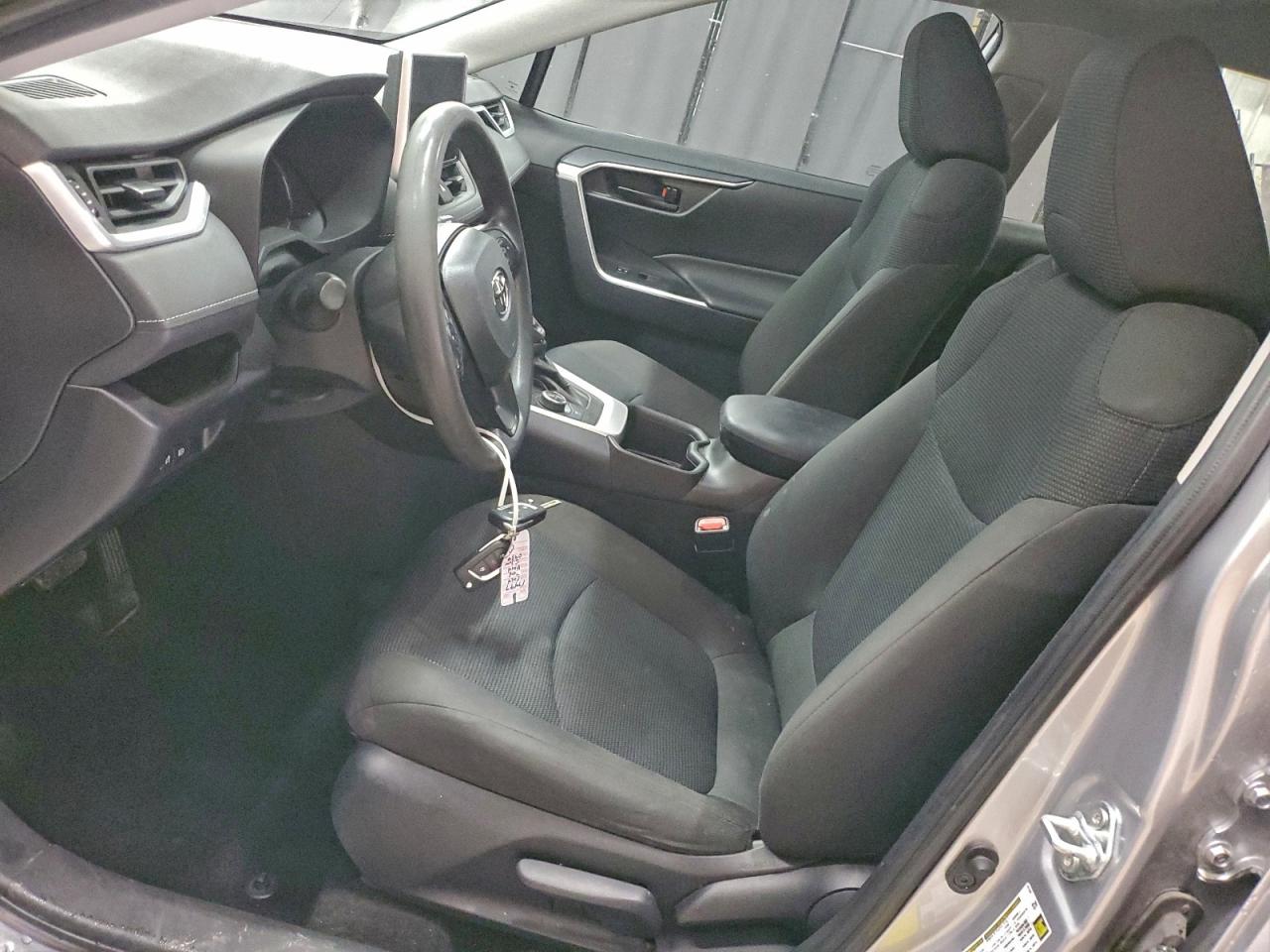 2024 TOYOTA RAV4 LE photo 7
