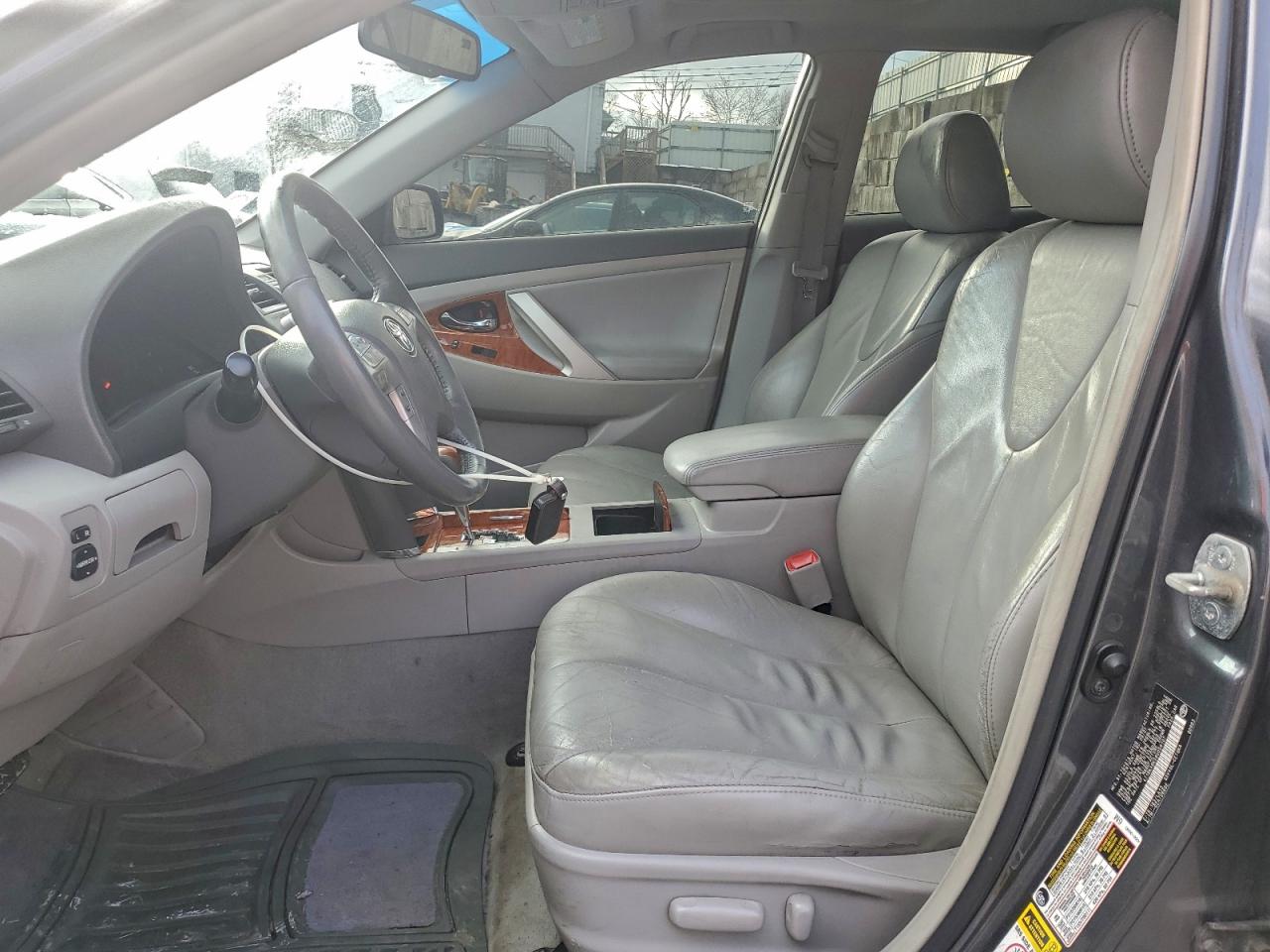 2008 TOYOTA CAMRY LE photo 7