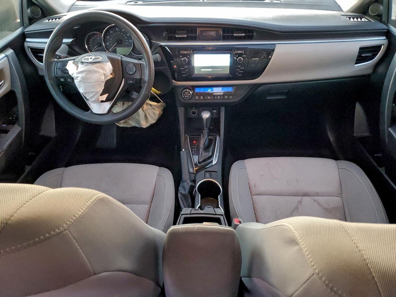 2015 TOYOTA COROLLA L photo 8