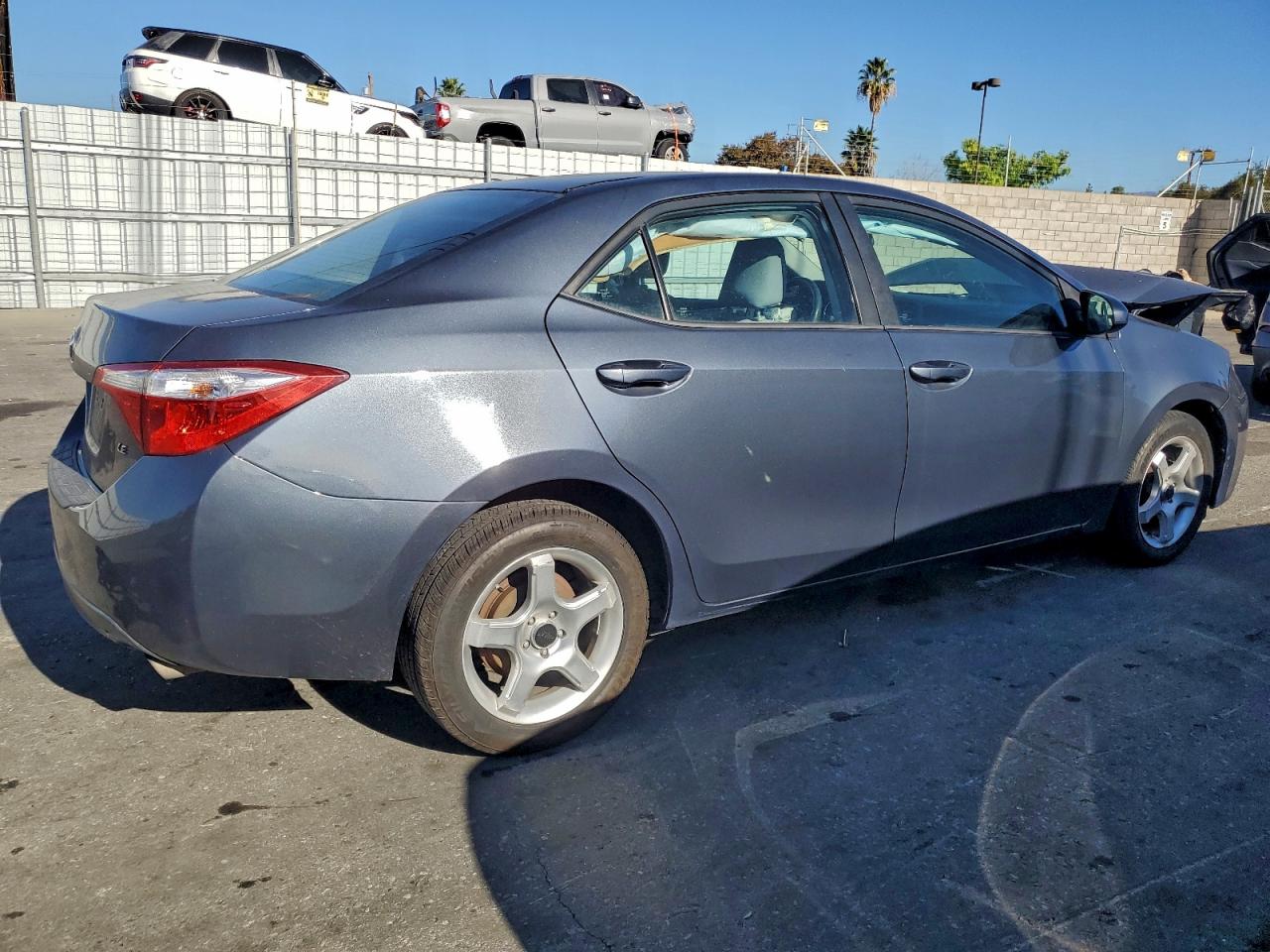 2015 TOYOTA COROLLA L photo 3