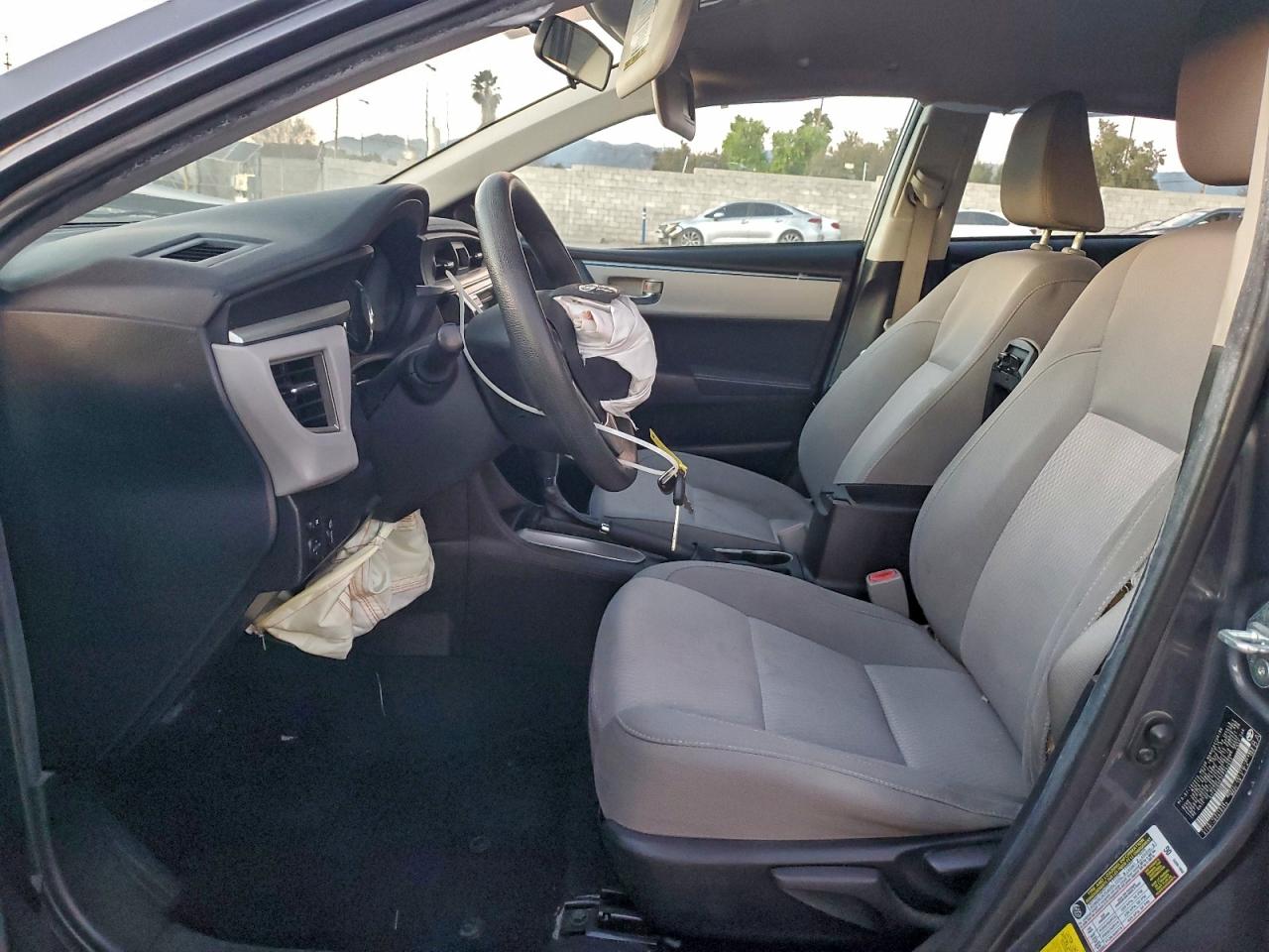 2015 TOYOTA COROLLA L photo 7