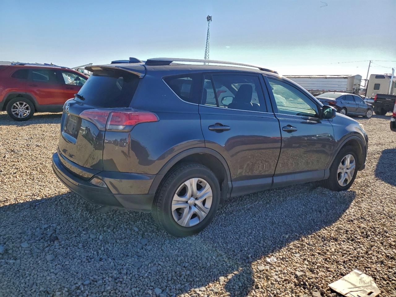 2018 TOYOTA RAV4 LE photo 3