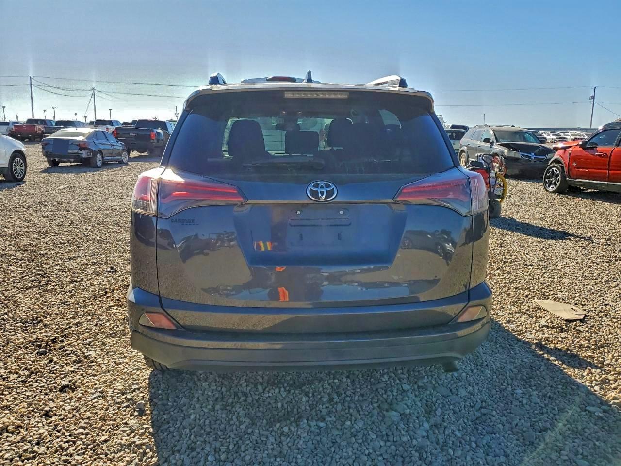 2018 TOYOTA RAV4 LE photo 6