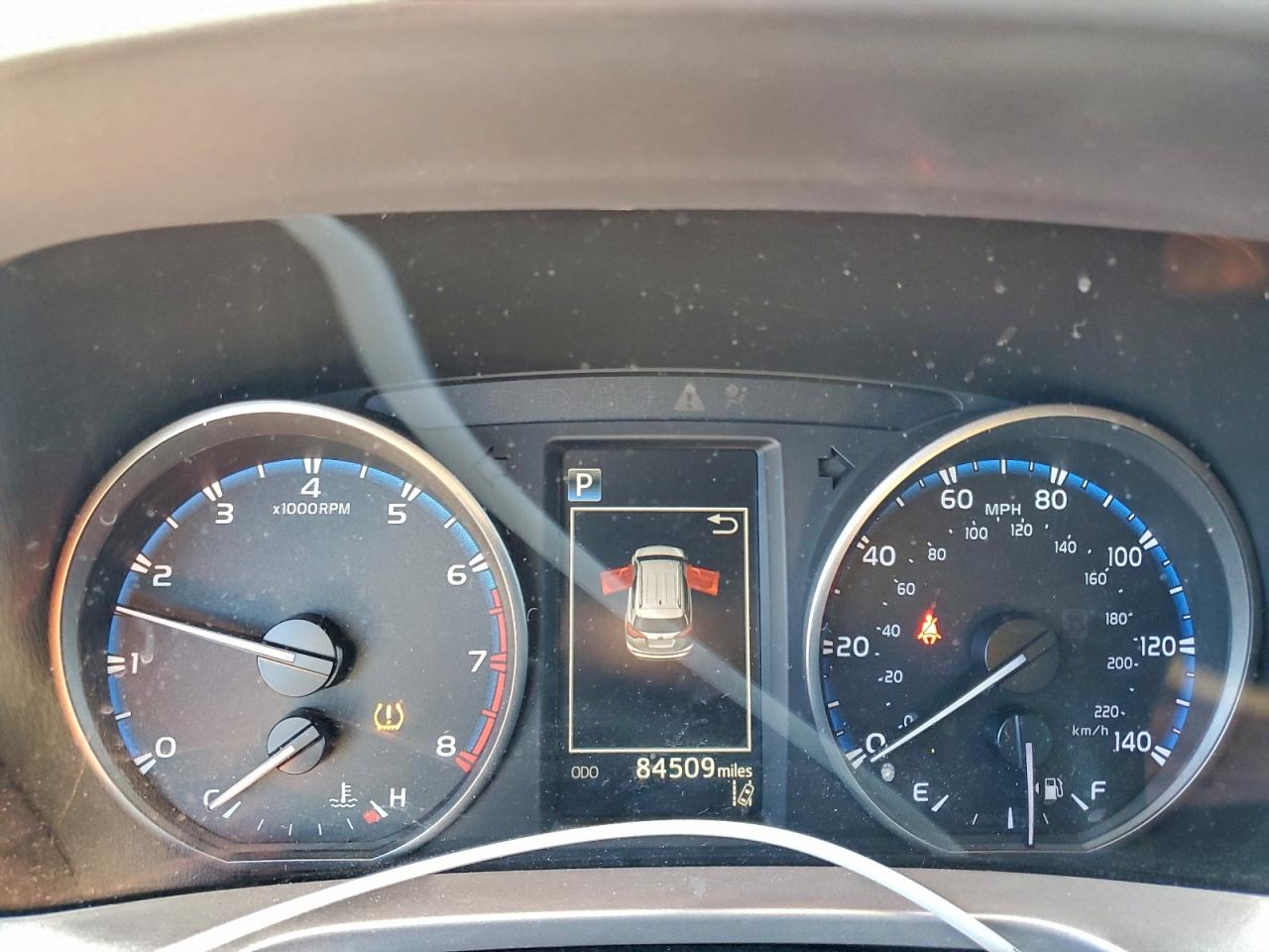2018 TOYOTA RAV4 LE photo 9