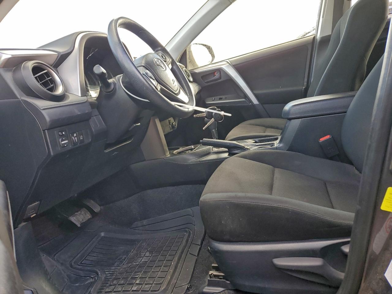2018 TOYOTA RAV4 LE photo 7