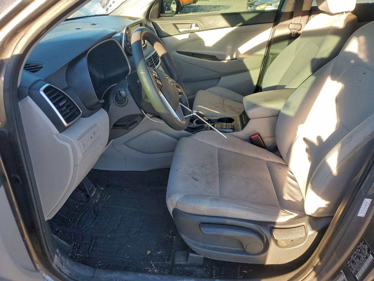 2020 HYUNDAI TUCSON SE photo 7